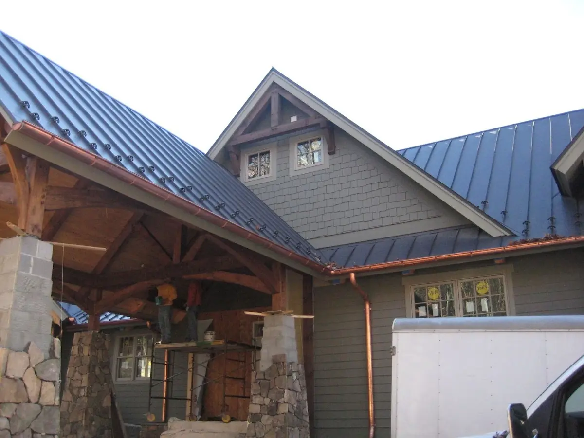Craftsman Roofing team delivering quality roofing work in Frontenac